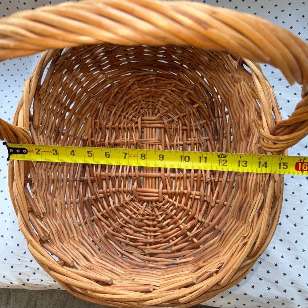 Vintage Wicker Oblong Large Handled Gathering / Storage / Display Basket 17”x15”